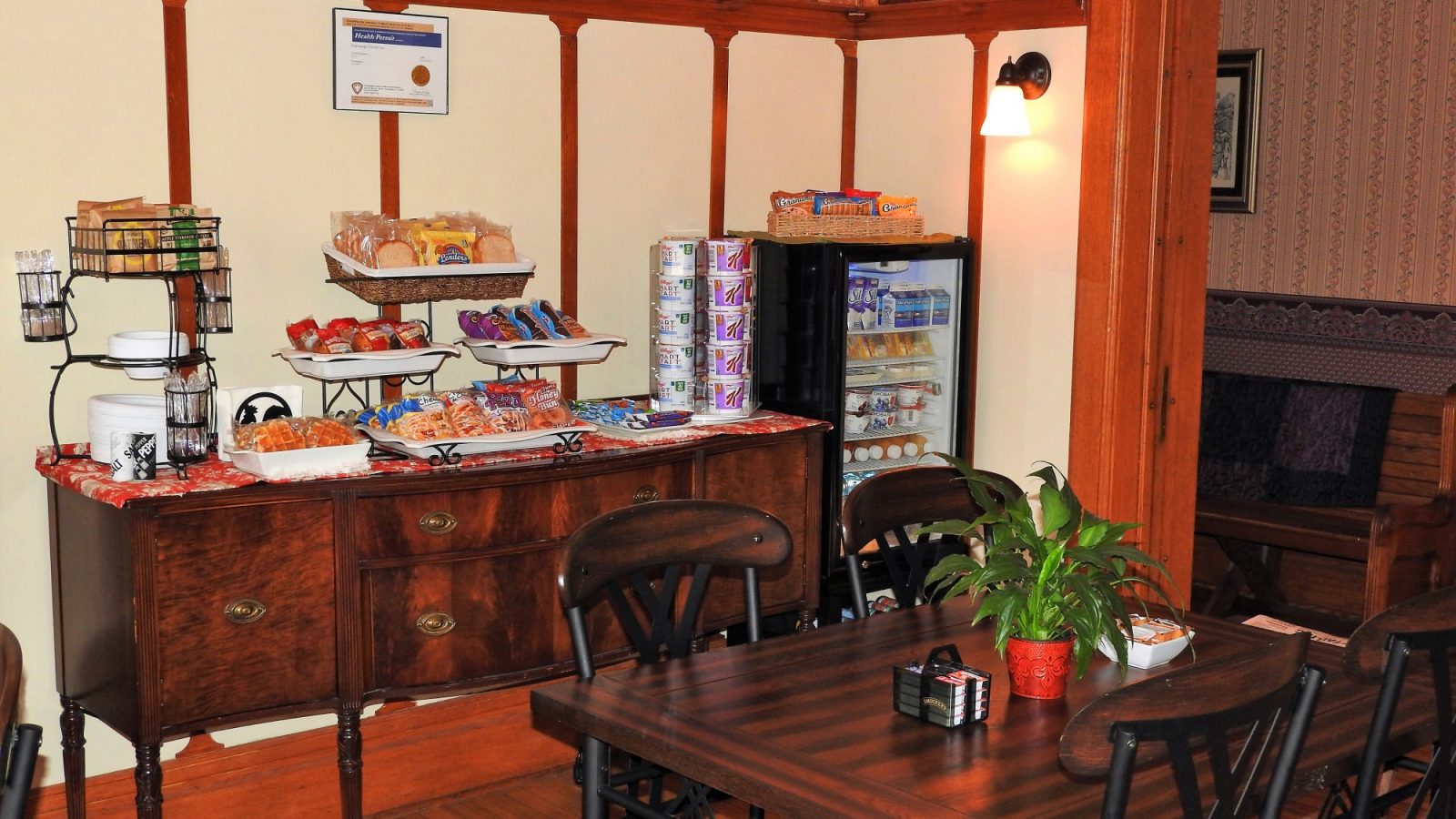 Breakfast Champaign Garden Inn (Champaign, Illinois)